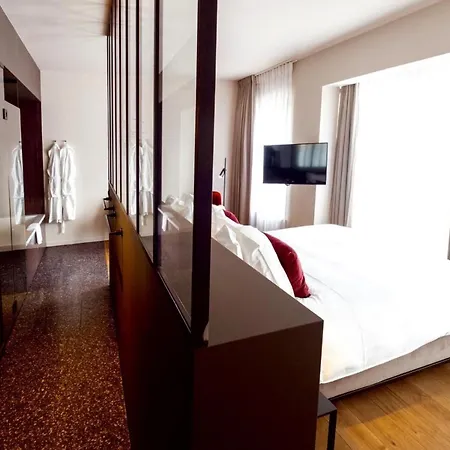 U Eat & Sleep Hotel Amberes